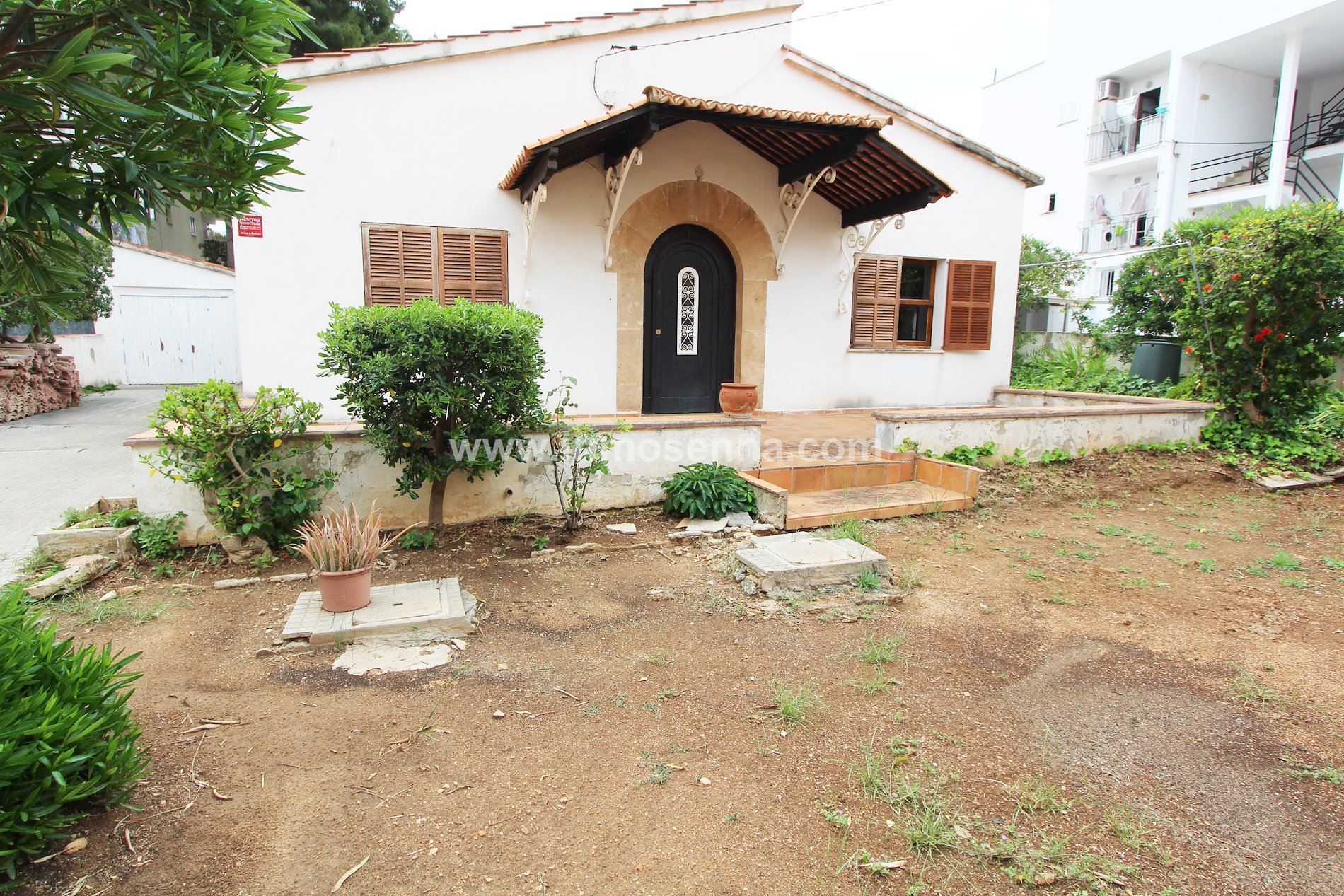 Vista exterior de Casa o xalet en venda en Calvià amb Terrassa i TV