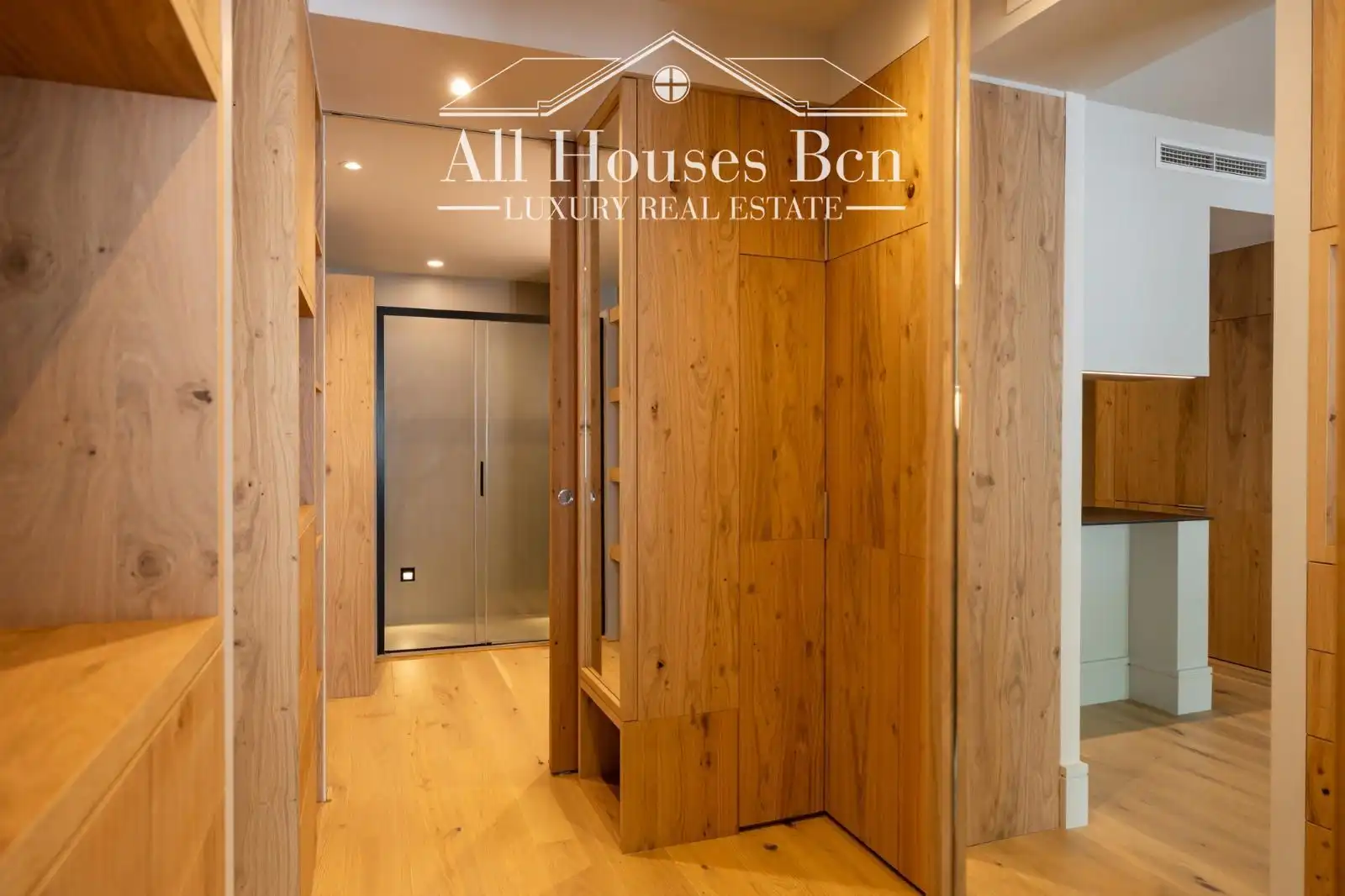 Flat for sale in Barcelona  with Air Conditioner, Heating and Parquet flooring