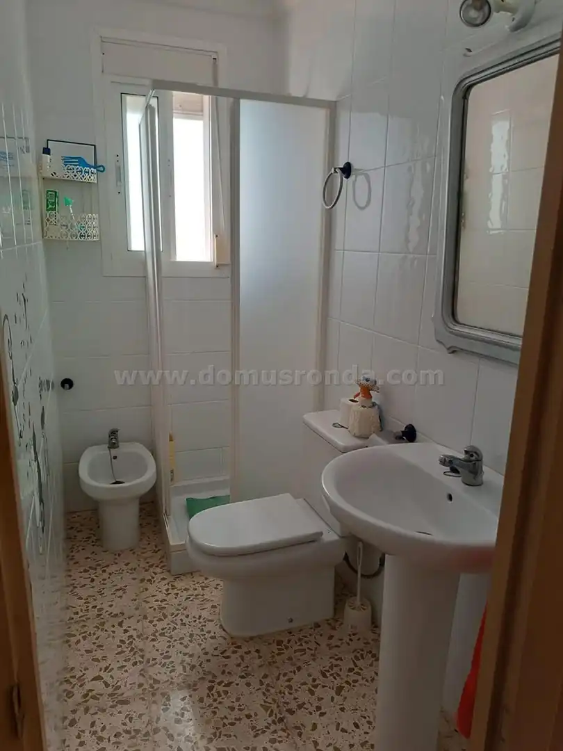 Bany de Casa o xalet en venda en El Burgo amb Terrassa i Moblat