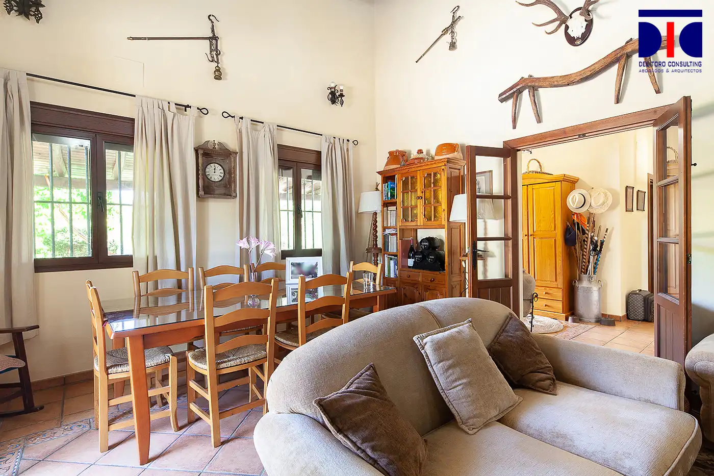 Sala de estar de Finca rústica en venta en Fuenteheridos con Aire acondicionado, Calefacción y Jardín privado