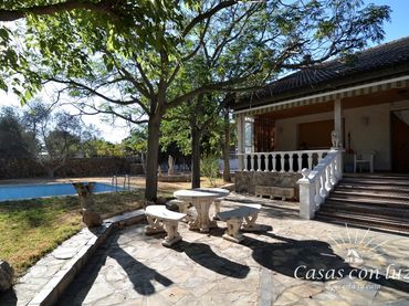 Casa amb piscina en venda a Camino Puente Clavería
