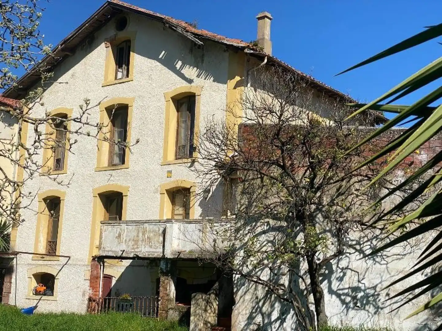 Vista exterior de Casa o chalet en venta en Torrelavega  con Calefacción, Jardín privado y Terraza
