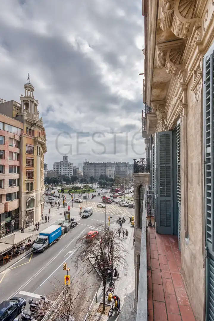 Vista exterior de Piso en venta en Barcelona con Aire acondicionado, Horno y Balcón
