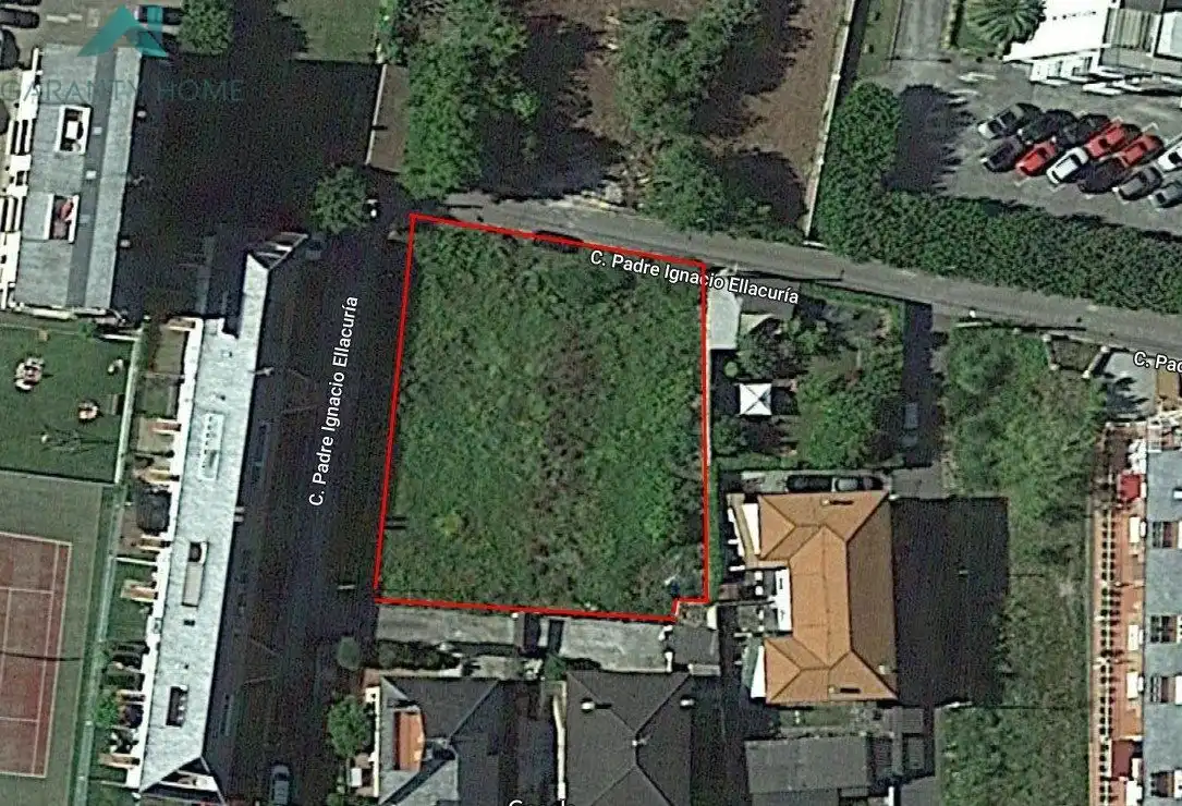 Terreny residencial en venda a Carlos V