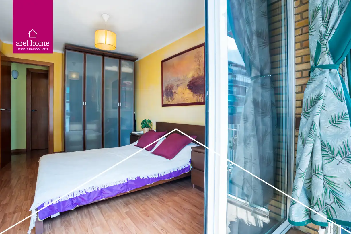 Bedroom of Flat for sale in L'Hospitalet de Llobregat  with Parquet flooring and Balcony
