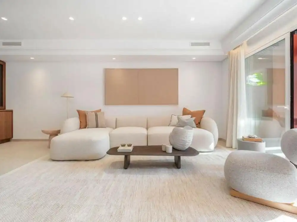 Sala d'estar de Casa adosada de lloguer en Marbella amb Aire condicionat, Terrassa i Traster