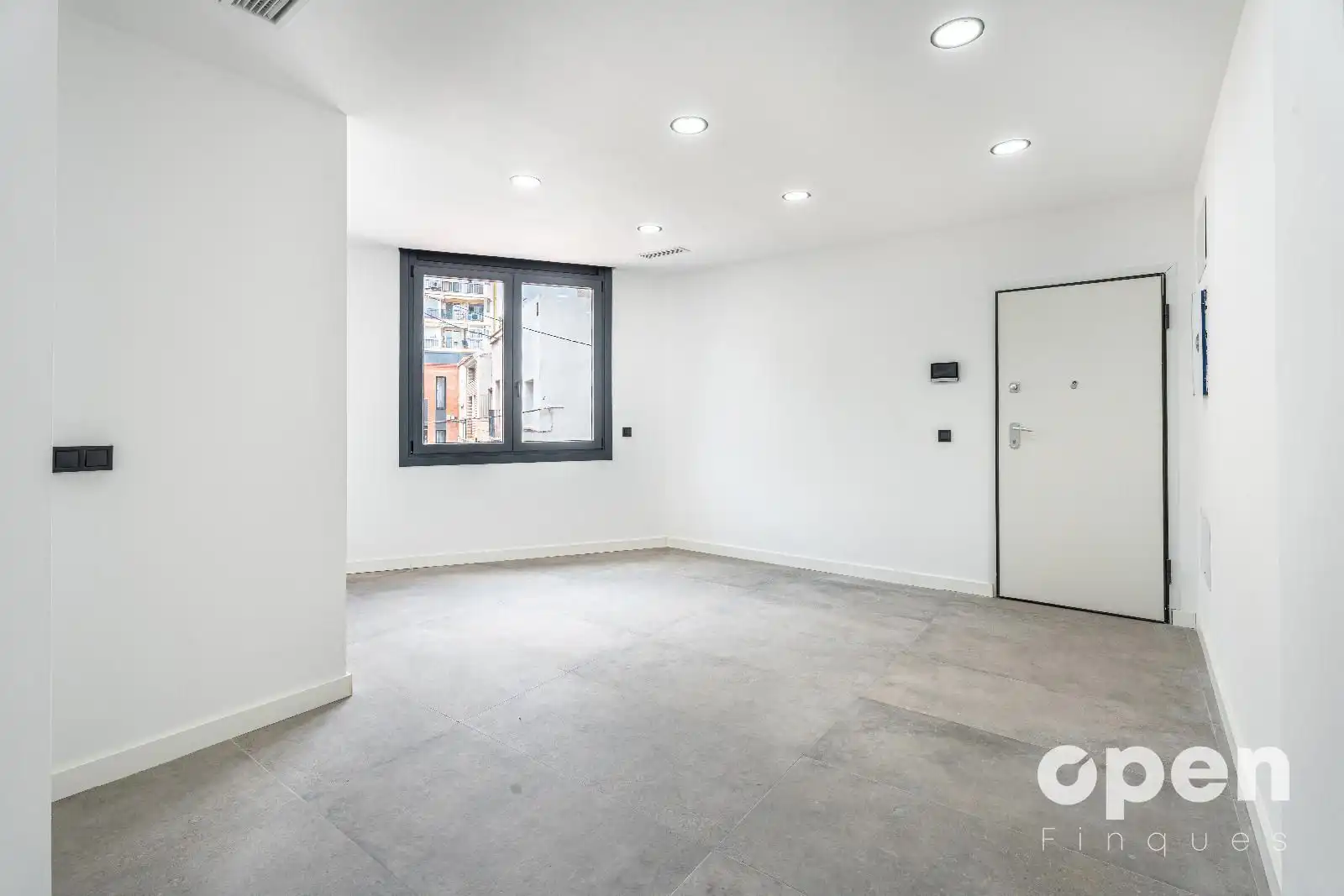 Wohnung zum Verkauf in Terrassa mit Klimaanlage, Heizung und Terrasse
