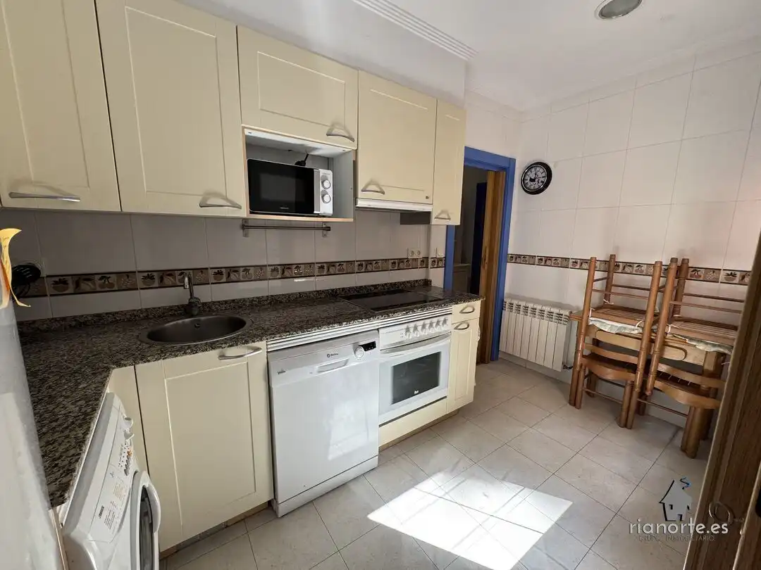 Cuina de Apartament en venda en Ribadesella amb Calefacció i Terrassa
