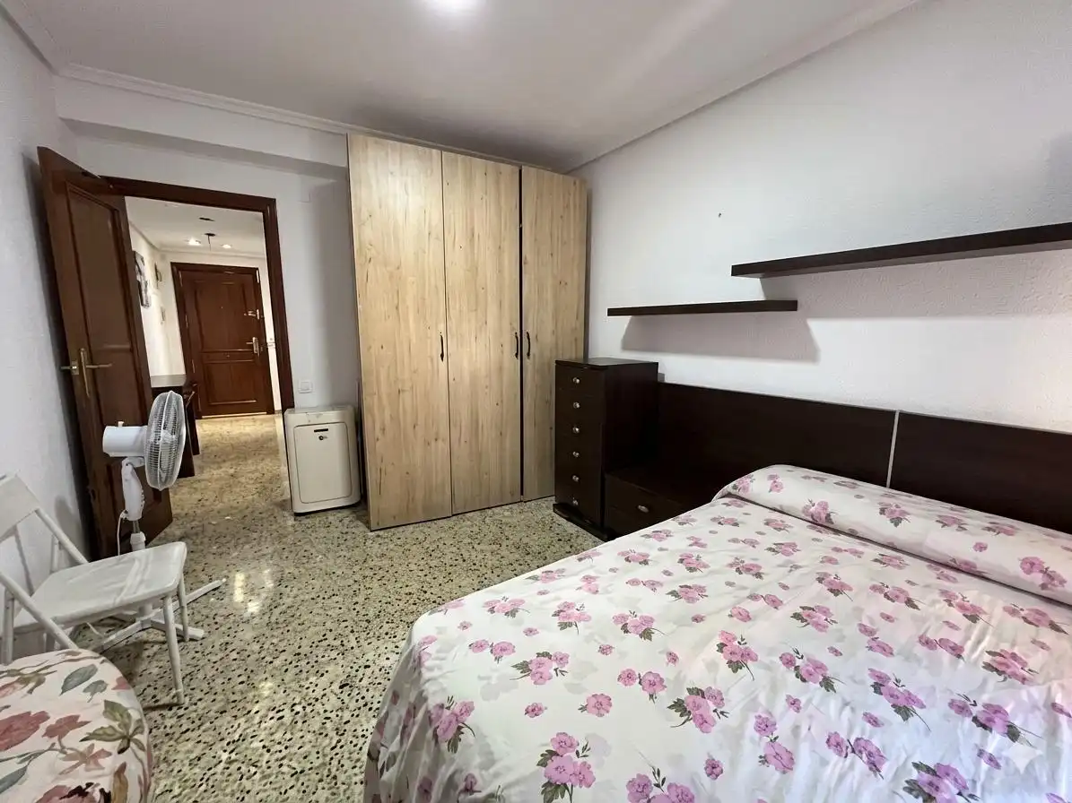 Habitación de Piso en venta en Zaragoza con Aire acondicionado, Calefacción y Amueblado