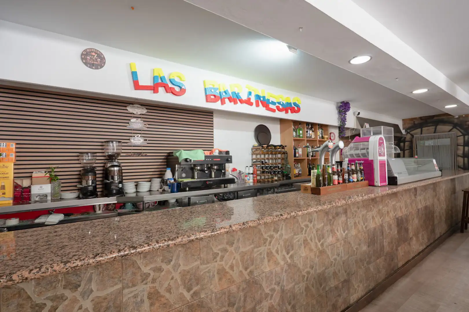 Local commercial en cession à Carrer de Tomás de Villarroya, imagen 4