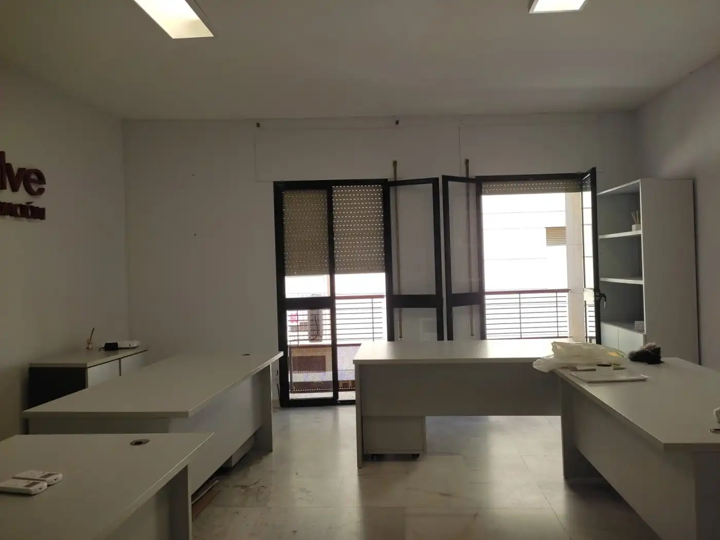 Oficina de alquiler en Dos Hermanas con Aire acondicionado y Calefacción