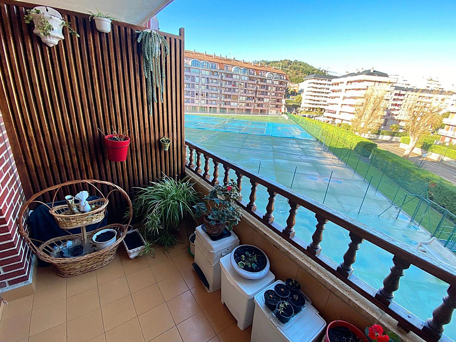 Dormitori de Pis en venda en Castro-Urdiales amb Calefacció, Terrassa i Balcó