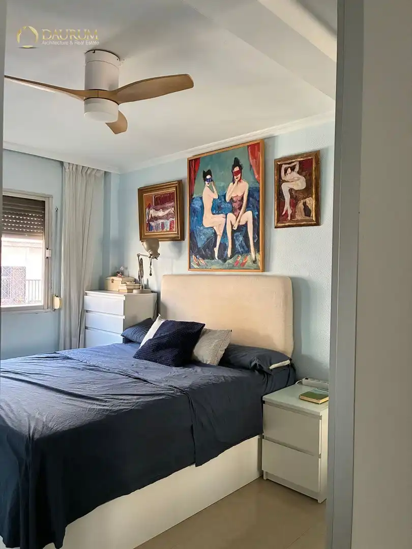 Bedroom of Flat for sale in Sevilla  with Air Conditioner and Furnished