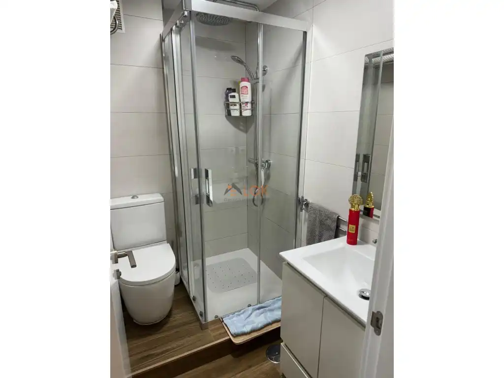 Baño de Piso en venta en Rincón de la Victoria con Aire acondicionado, Terraza y Piscina