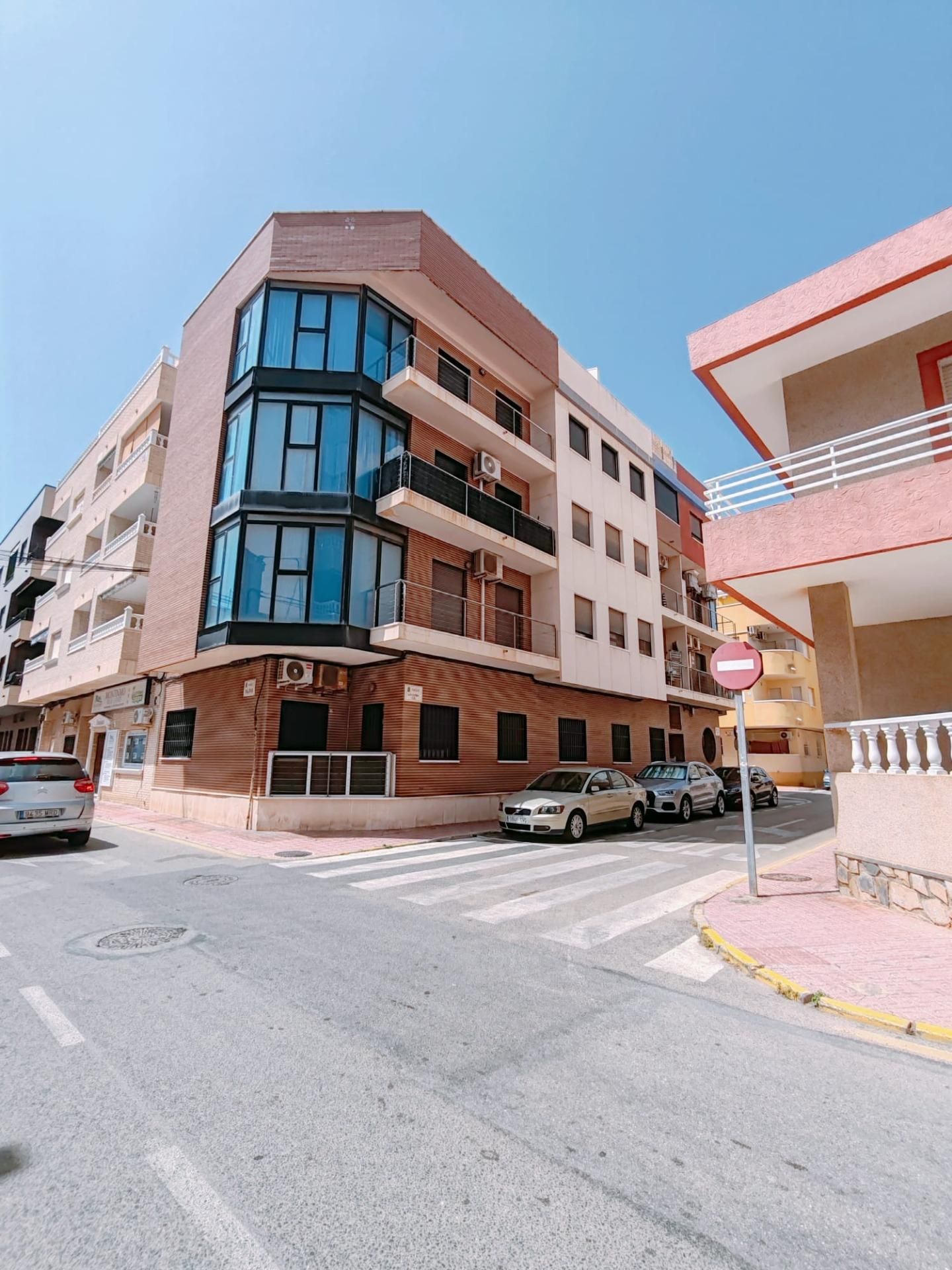 Vista exterior de Àtic en venda en Torrevieja amb Aire condicionat, Calefacció i Terrassa
