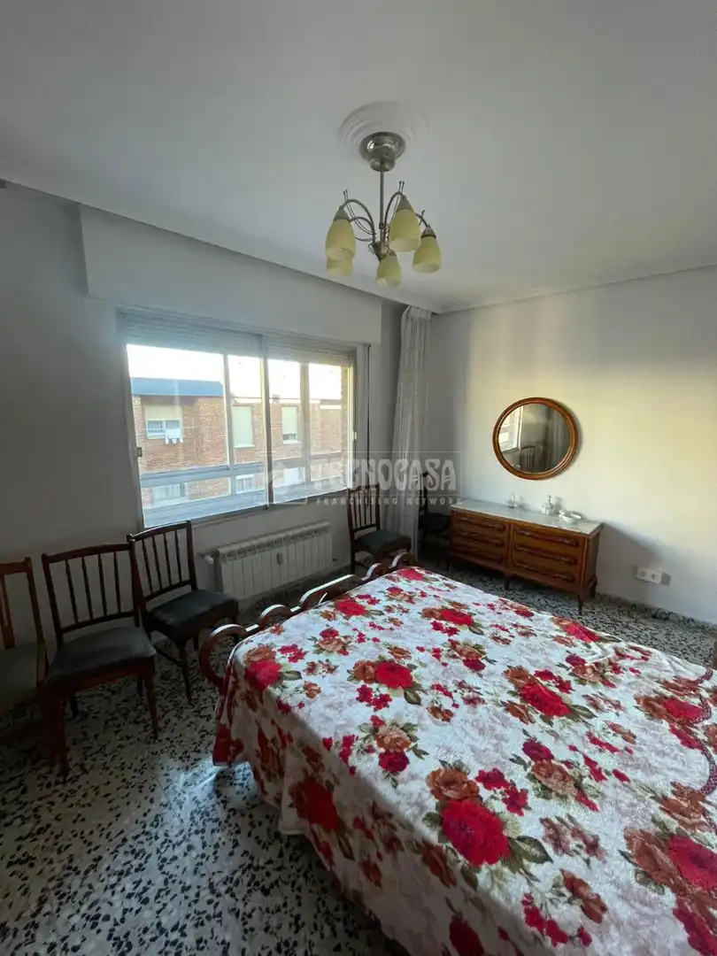 Habitación de Piso de alquiler en Palencia con Balcón