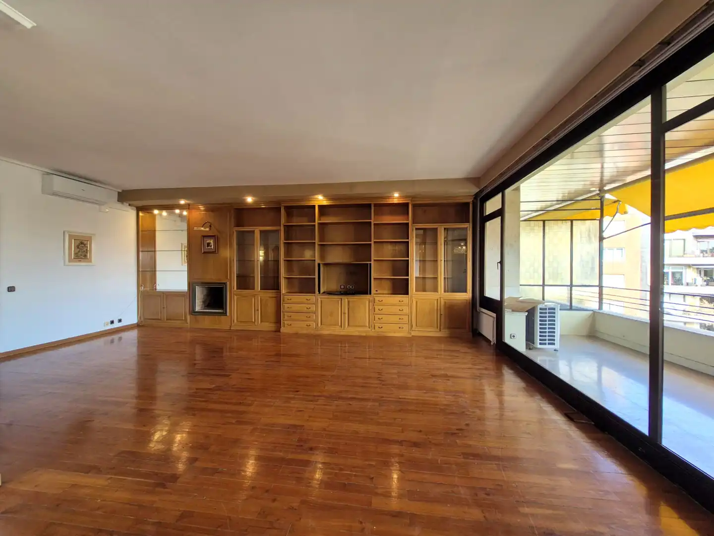 Wohnzimmer von Wohnung zur Miete in Barcelona mit Klimaanlage, Heizung und Parkett