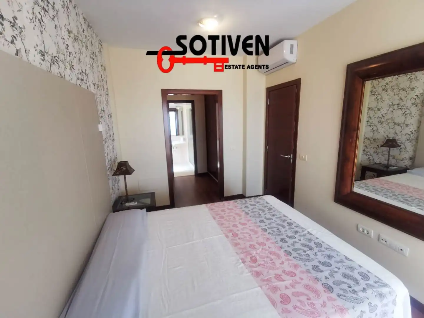 Schlafzimmer von Dachboden zum Verkauf in Adeje mit Terrasse und Möbliert