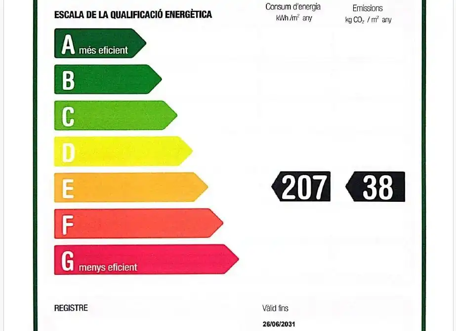 Vista exterior de Pis en venda en Sant Boi de Llobregat amb Aire condicionat i Balcó