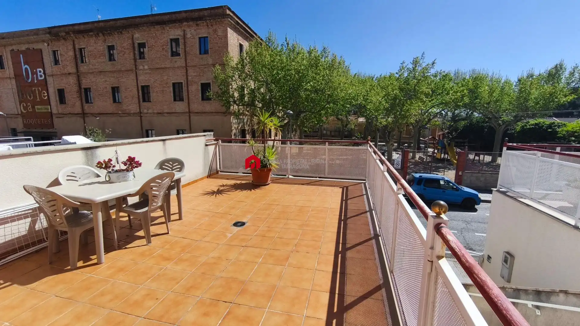 Terrasse von Einfamilien-Reihenhaus zum Verkauf in Roquetes mit Klimaanlage, Heizung und Privatgarten
