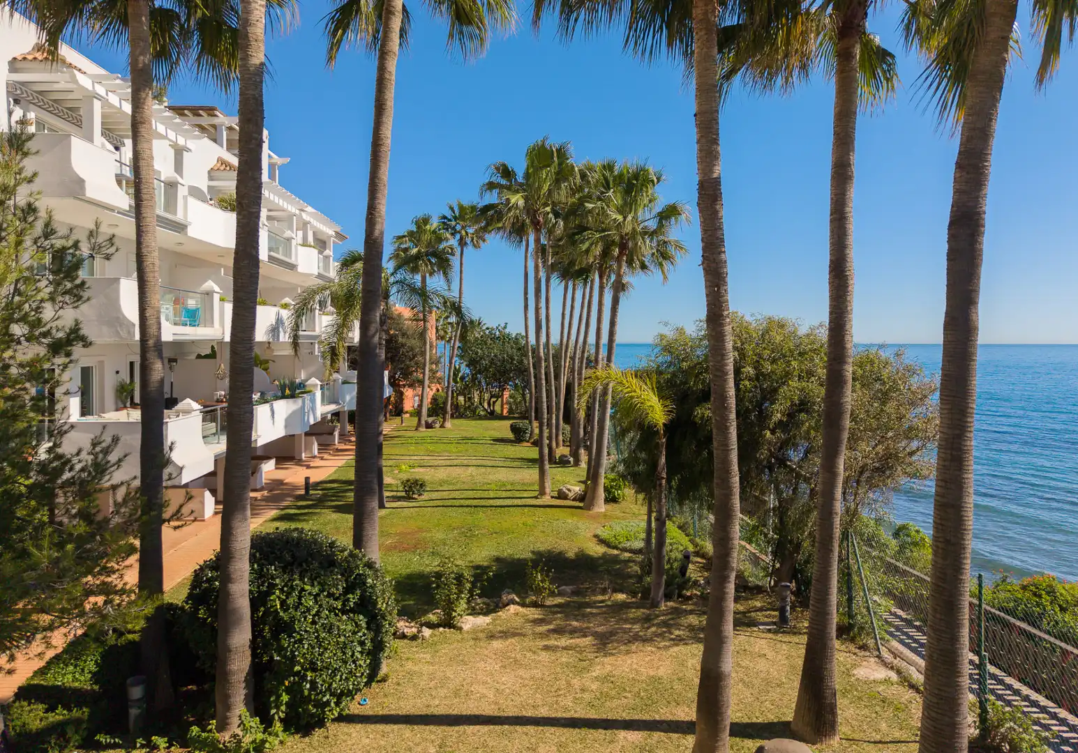 Jardí de Apartament en venda en Estepona amb Aire condicionat, Jardí privat i Terrassa