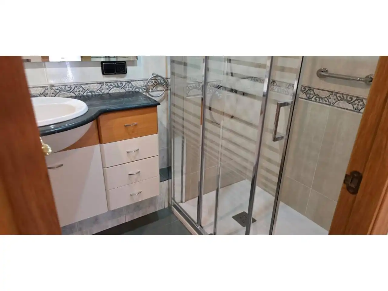 Baño de Piso en venta en Granollers con Calefacción, Terraza y Amueblado