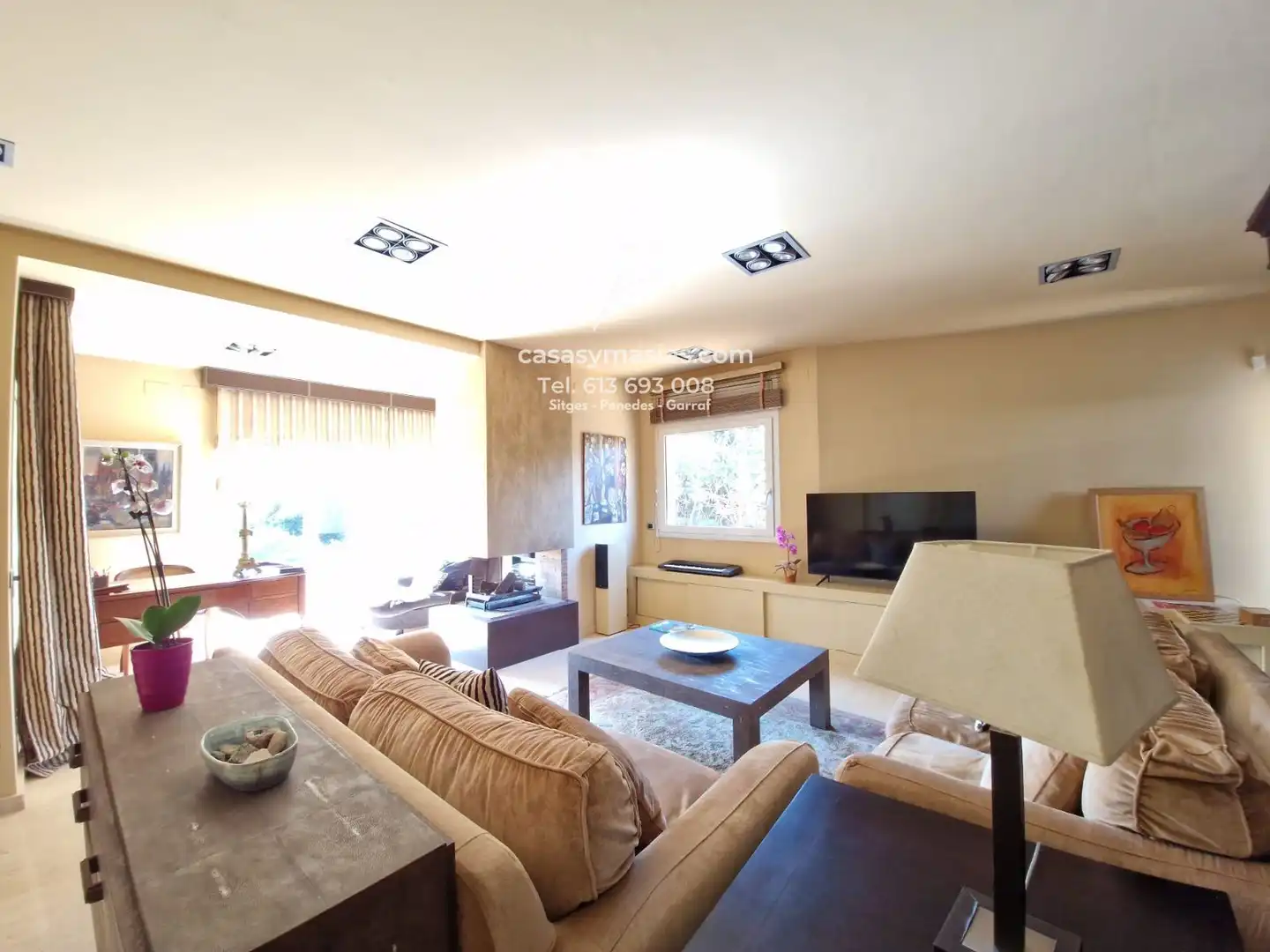 Sala de estar de Casa o chalet en venta en Pacs del Penedès con Aire acondicionado, Calefacción y Jardín privado