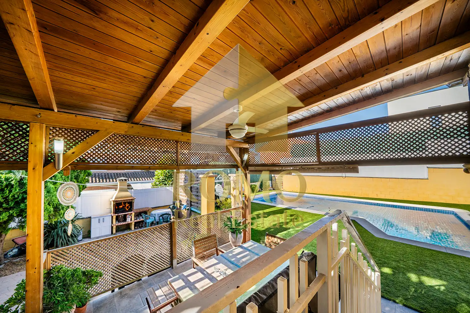 Terrassa de Casa o xalet en venda en Santa Perpètua de Mogoda amb Calefacció, Jardí privat i Parquet