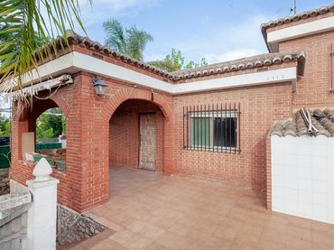 Chalet en venta en C/ Blasco Ibáñez, Urb. Bonanza