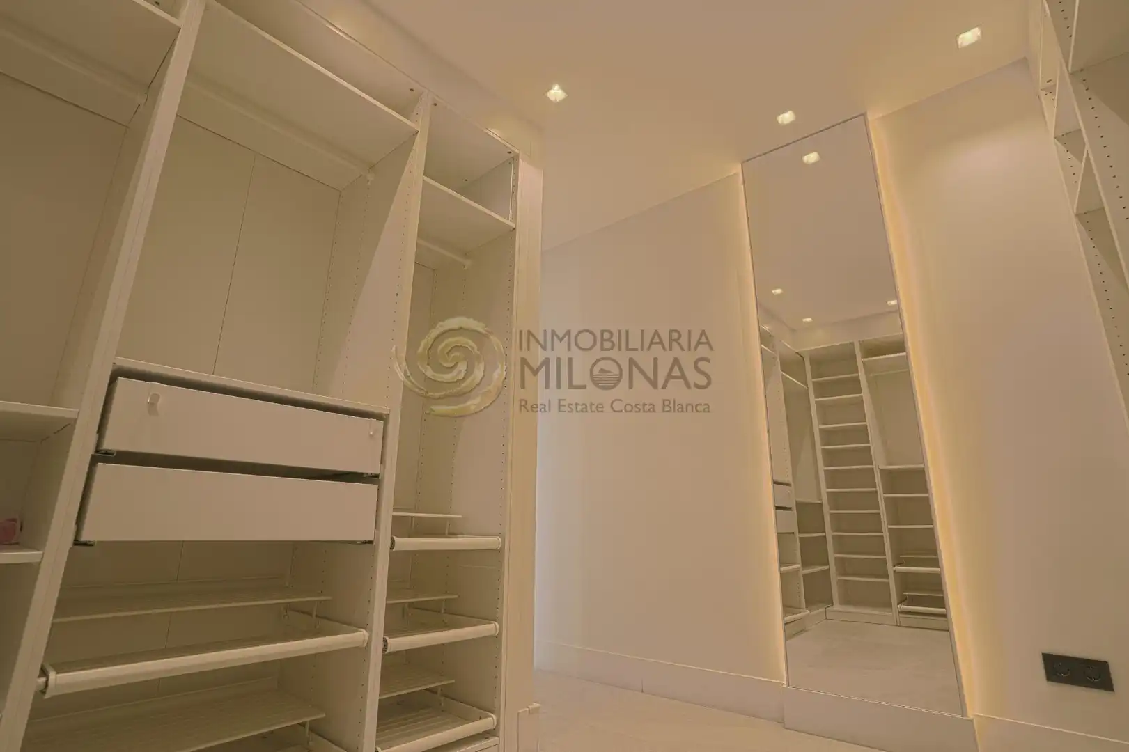 Habitación de Casa o chalet en venta en L'Alfàs del Pi con Aire acondicionado, Jardín privado y Terraza