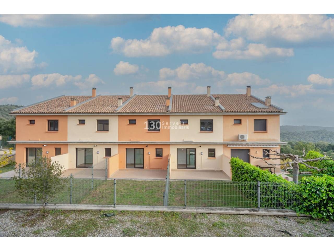 Vista exterior de Casa adosada en venda en Darnius amb Calefacció, Jardí privat i Terrassa