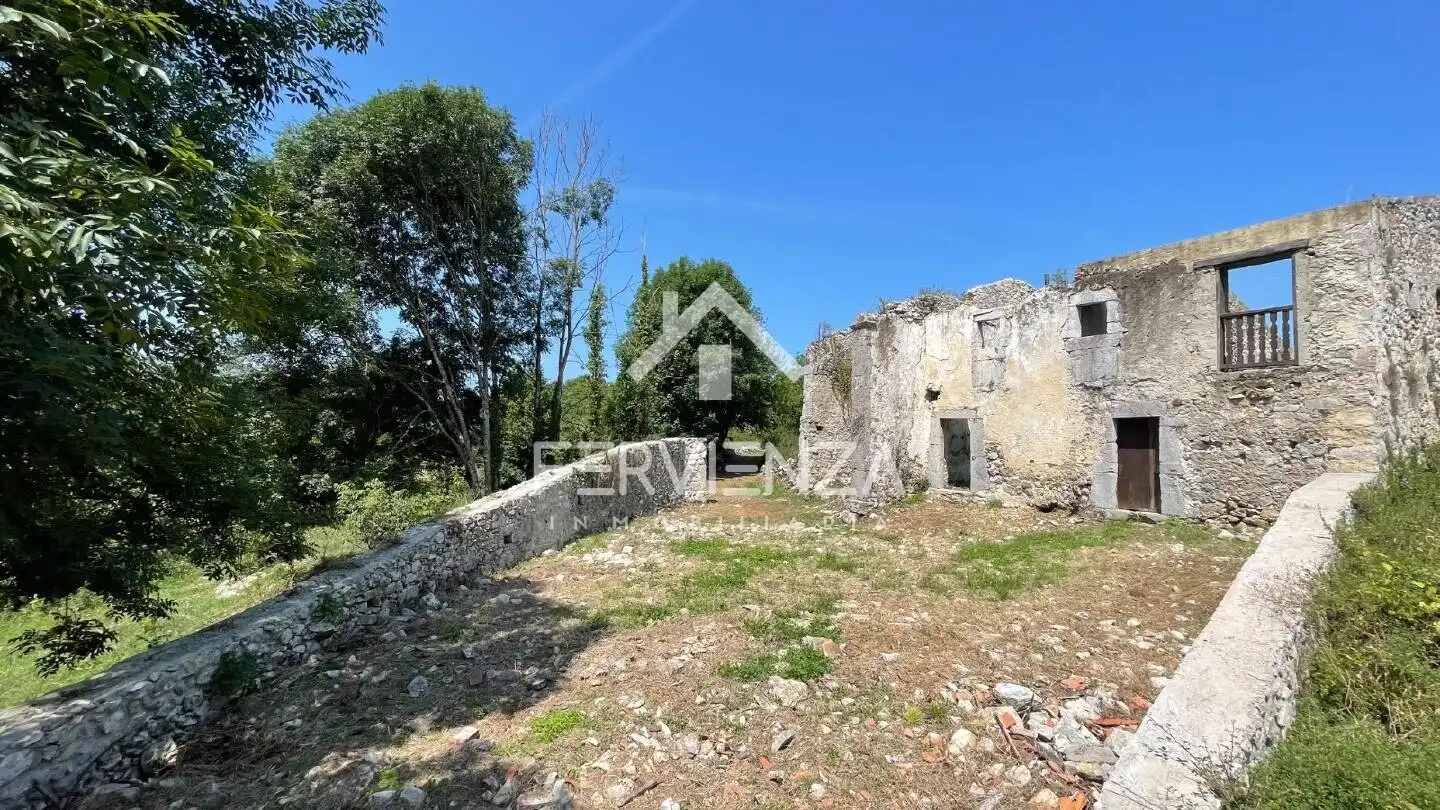 Houses for sale in Posada - Barro