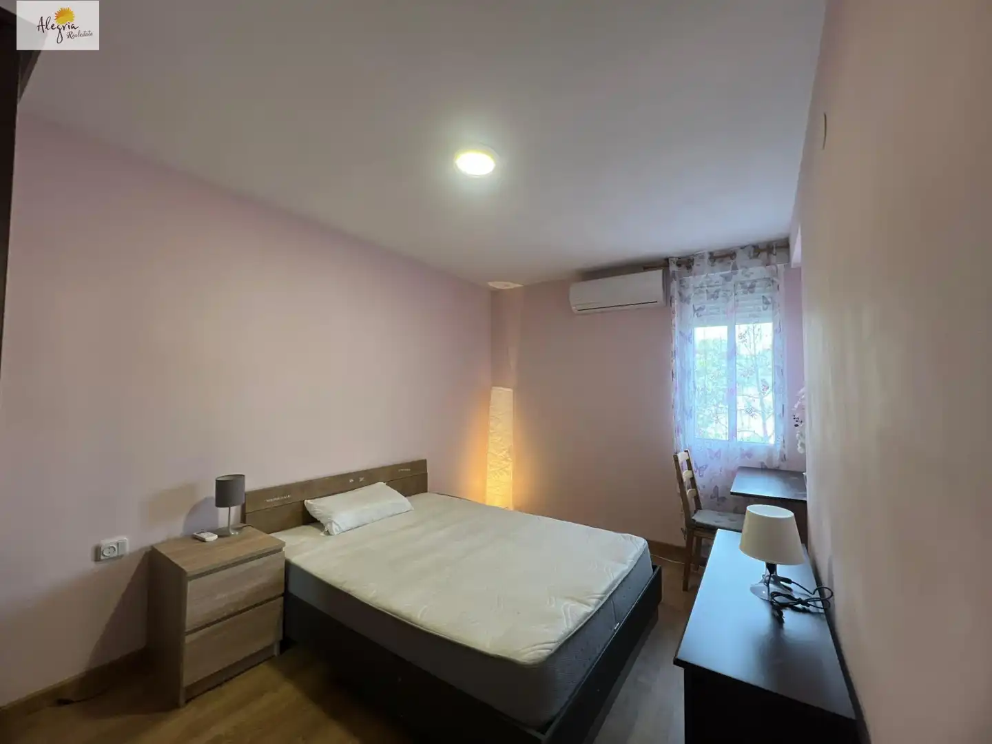 Habitación de Piso en venta en Valencia con Aire acondicionado, Terraza y Amueblado