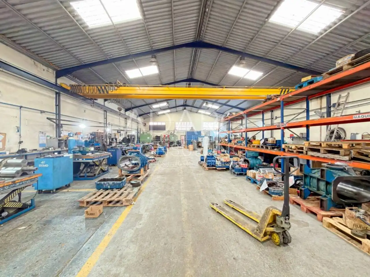 Vista exterior de Nave industrial en venta en Humanes de Madrid con Alarma