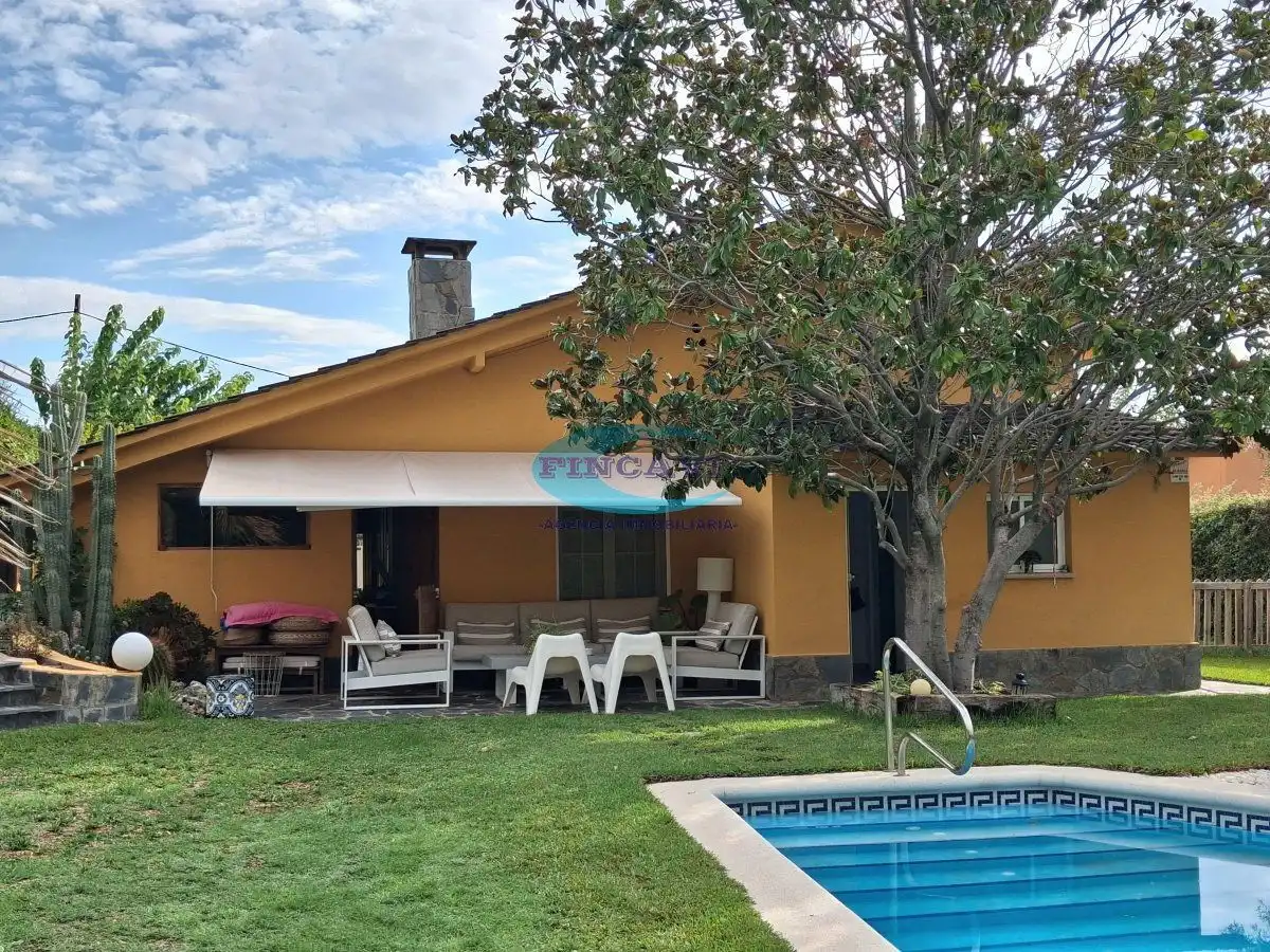 Casa con piscina in vendita a Bigues i Riells del Fai, imagen 3