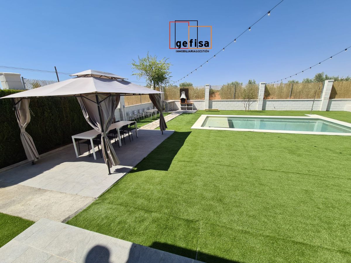 Jardí de Finca rústica en venda en Valdepeñas amb Aire condicionat i Moblat