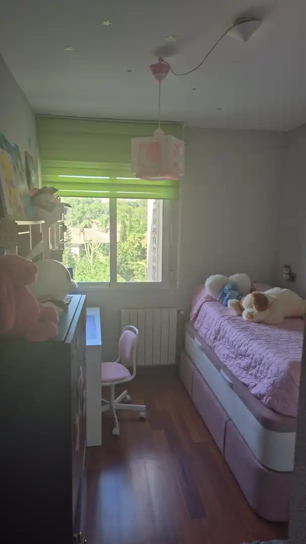 Schlafzimmer von Dachboden zum Verkauf in Molina de Segura mit Klimaanlage, Privatgarten und Parkett