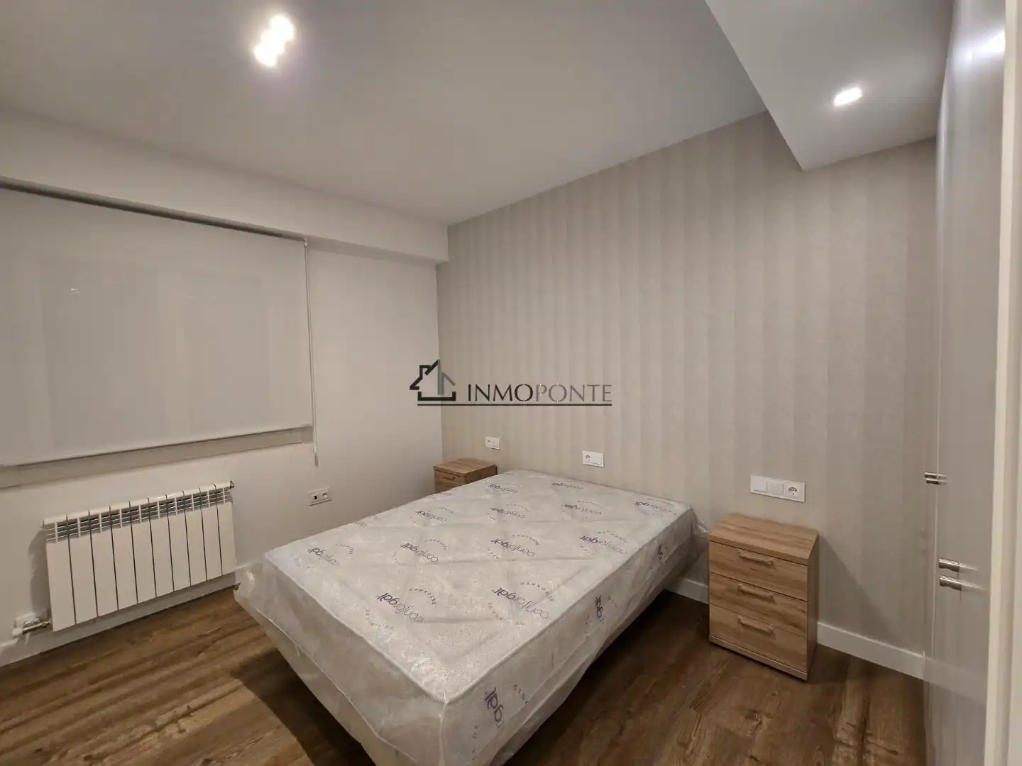 Bedroom of Flat for rent in Pontevedra Capital 
