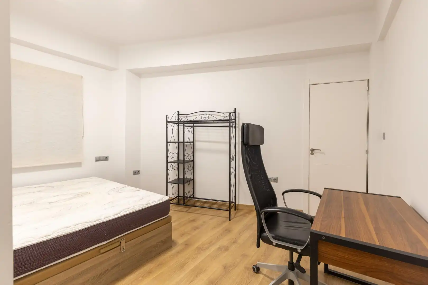 Schlafzimmer von Wohnung zum Verkauf in Granada mit Parkett