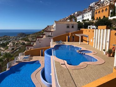 Apartment with pool for sale in Cumbre del Sol