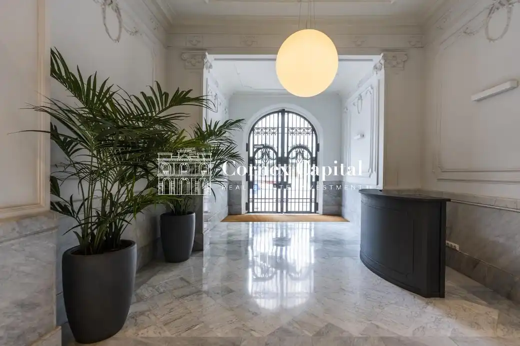 Maisonette zum Verkauf in Barcelona mit Heizung, Terrasse und Abstellraum