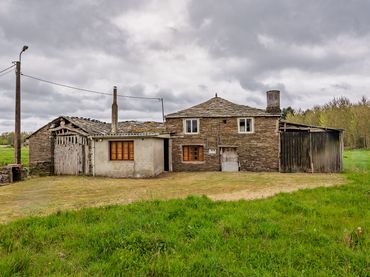 Casa rústica en venta en Outeiro de Rei
