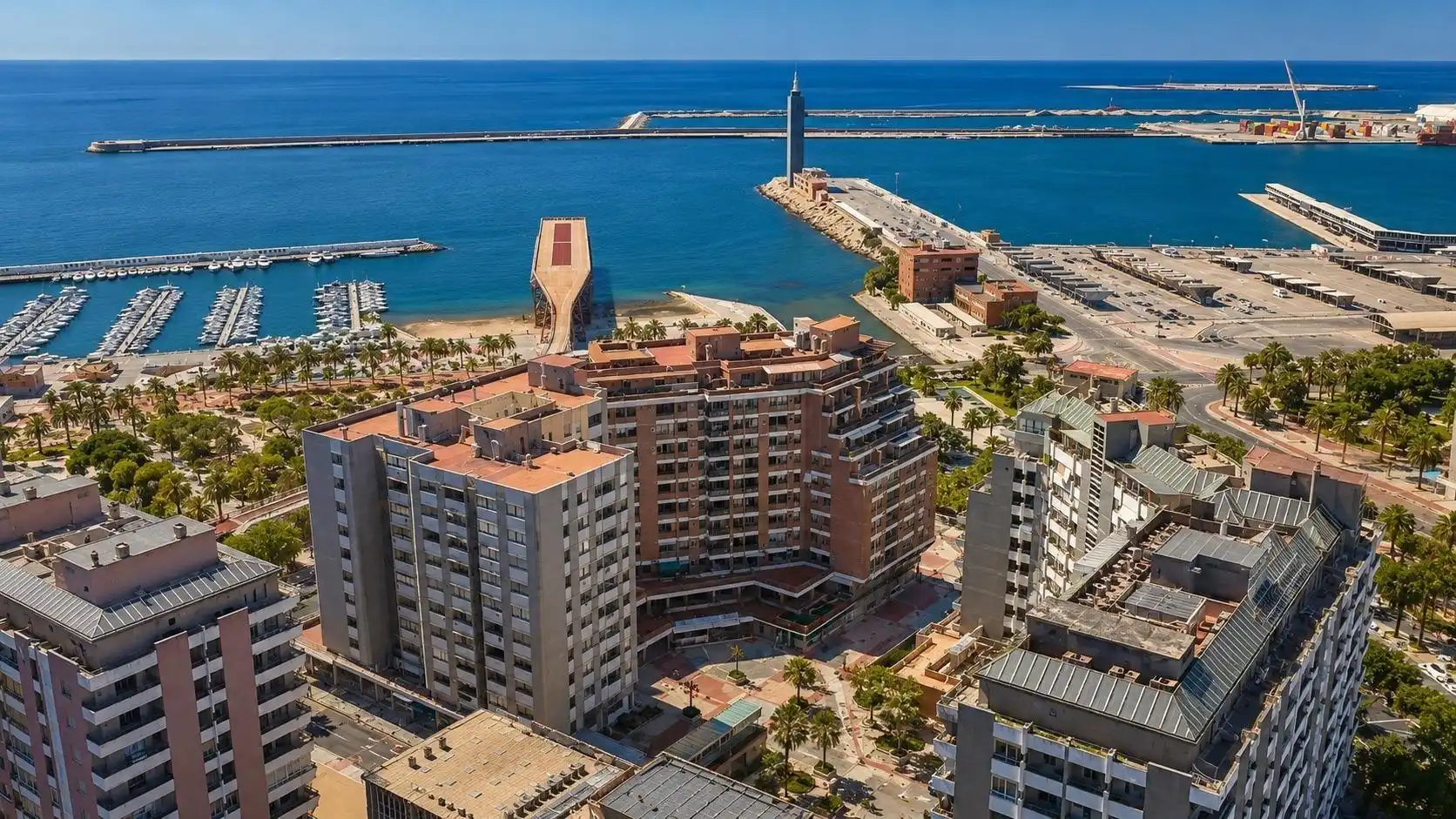 Fotografía del inmueble reportado: 1.100 €/mes — Almería, Almería
