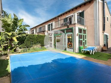 Casa aparellada amb balcó en venda a Port d'Alcúdia - Platja d'Alcúdia