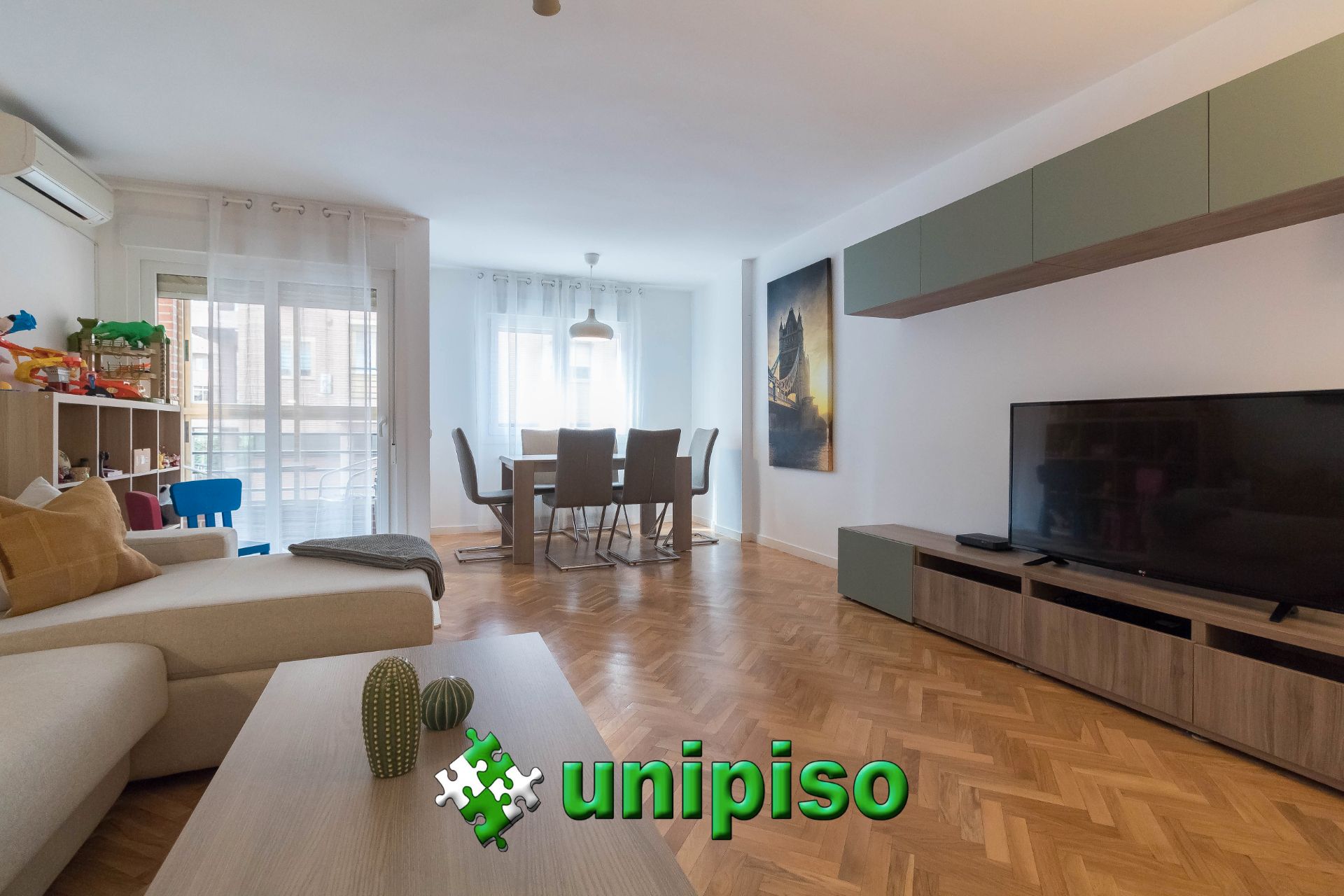 Living room of Flat for sale in Leganés  with Air Conditioner, Private garden and Swimming Pool