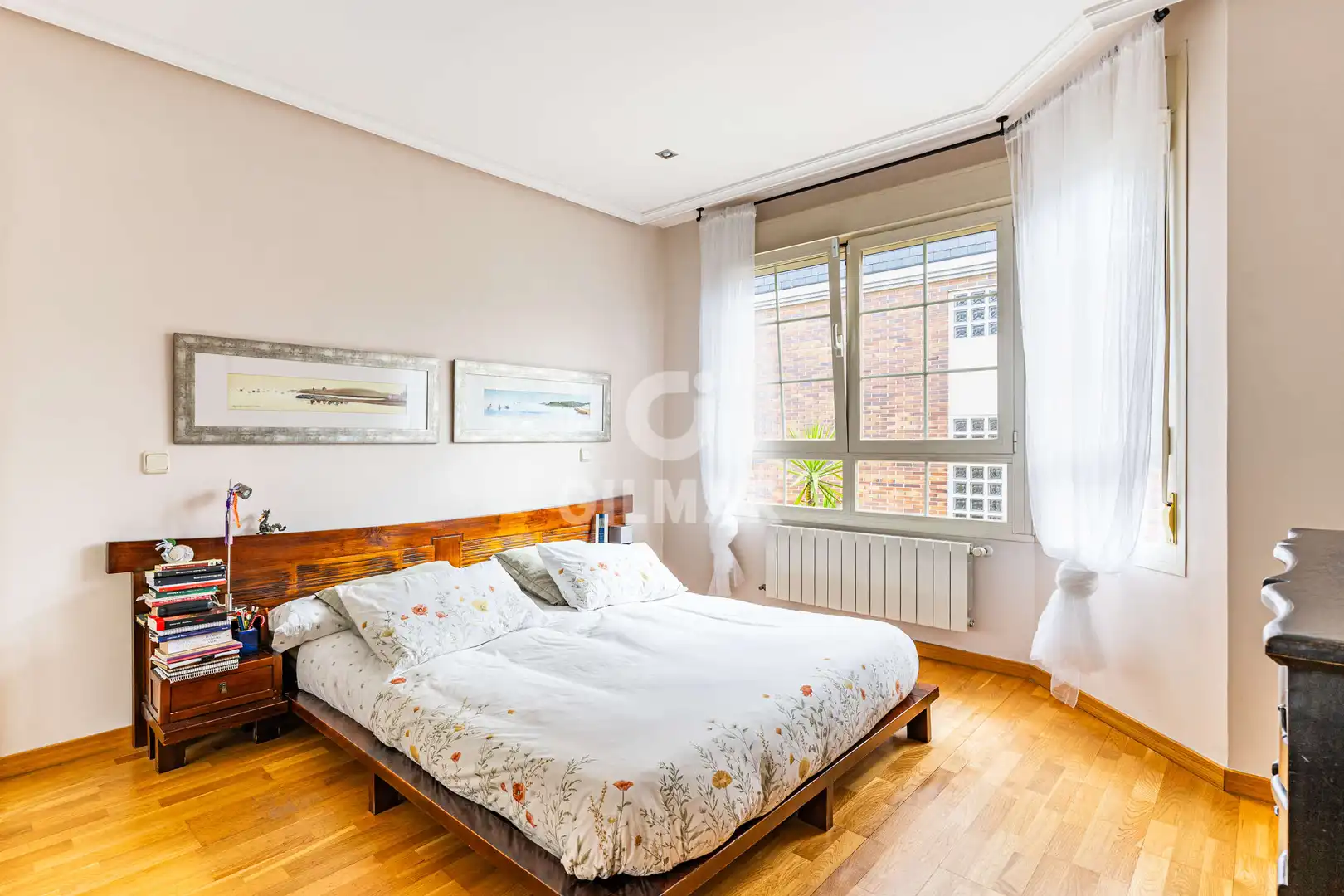 Habitación de Casa adosada en venta en Boadilla del Monte con Calefacción, Jardín privado y Piscina