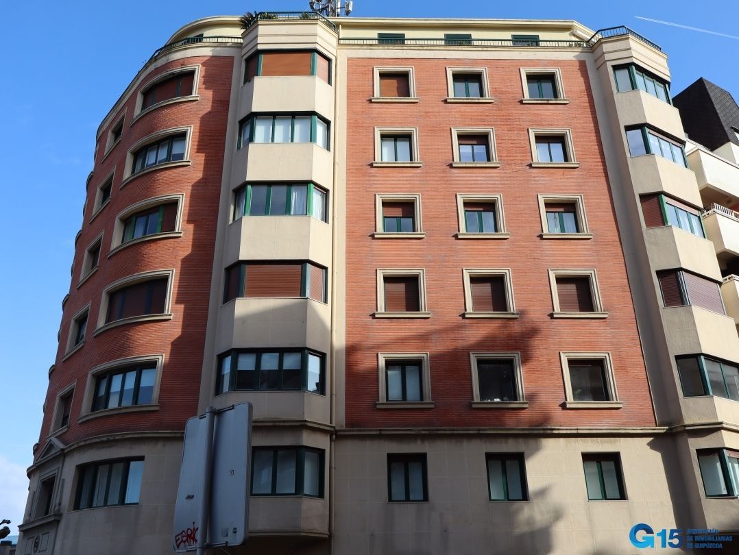 Vista exterior de Local en venda en Donostia - San Sebastián 