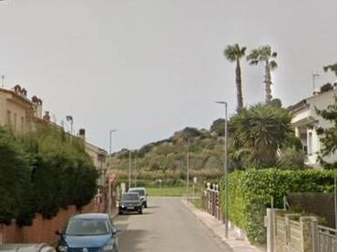 Casa amb balcó en venda a Calle JOSEP PLA