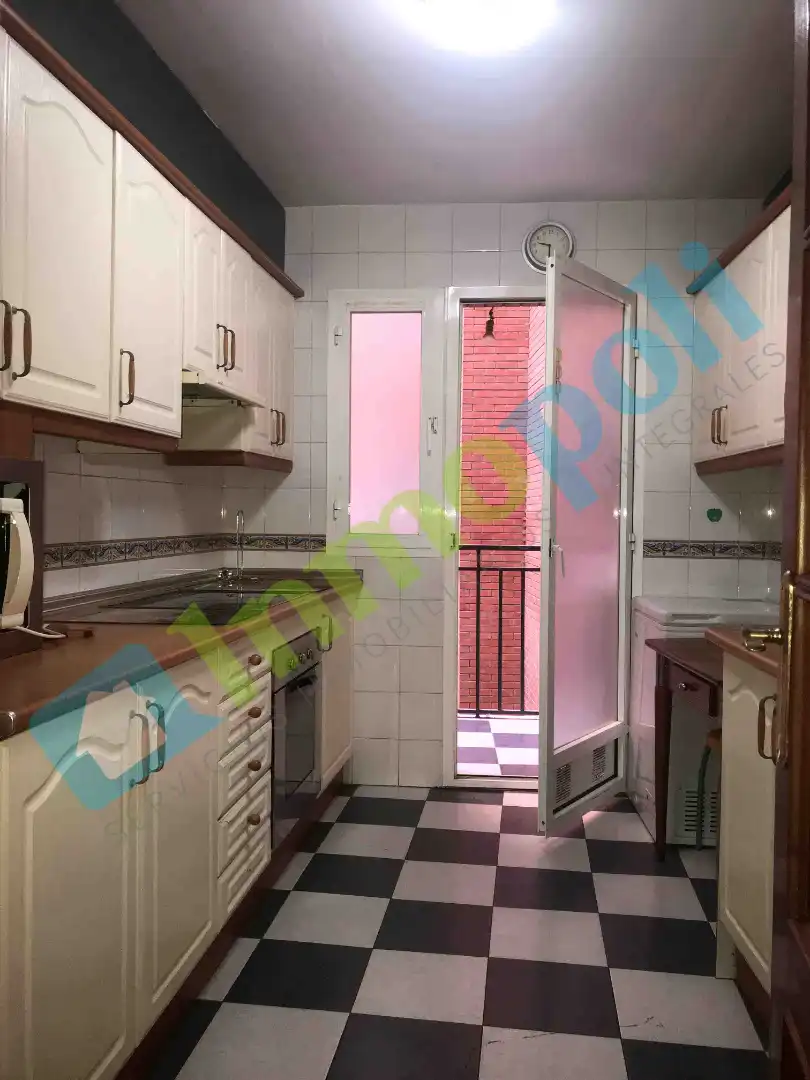 Küche von Wohnung zur Miete in Badajoz mit Klimaanlage, Möbliert und Ofen