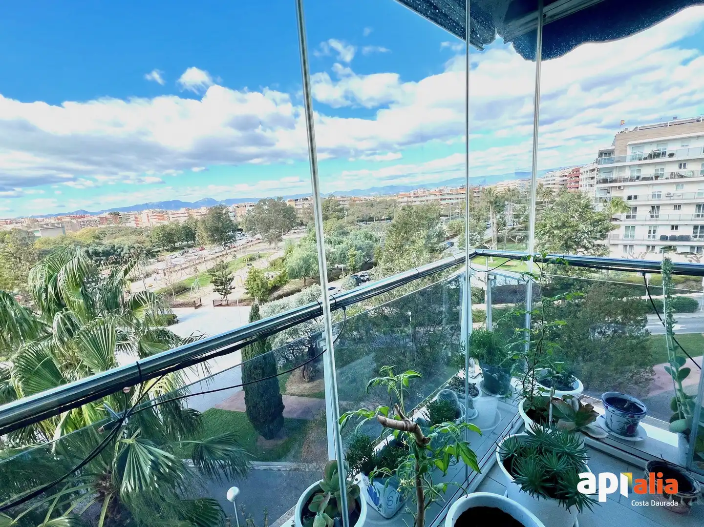 Jardín de Piso en venta en Salou con Calefacción, Piscina y Horno